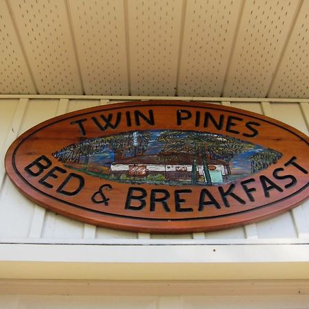 Twin Pines Bed And Breakfast Peterborough Extérieur photo