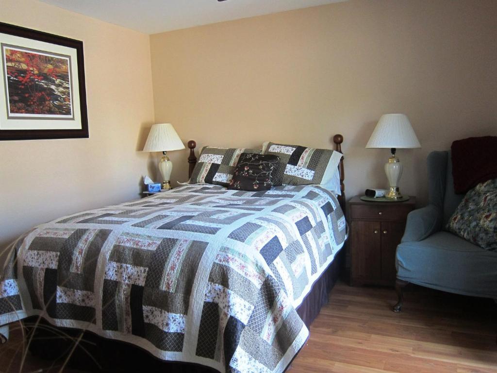 Twin Pines Bed And Breakfast Peterborough Extérieur photo