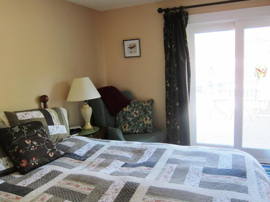 Twin Pines Bed And Breakfast Peterborough Extérieur photo