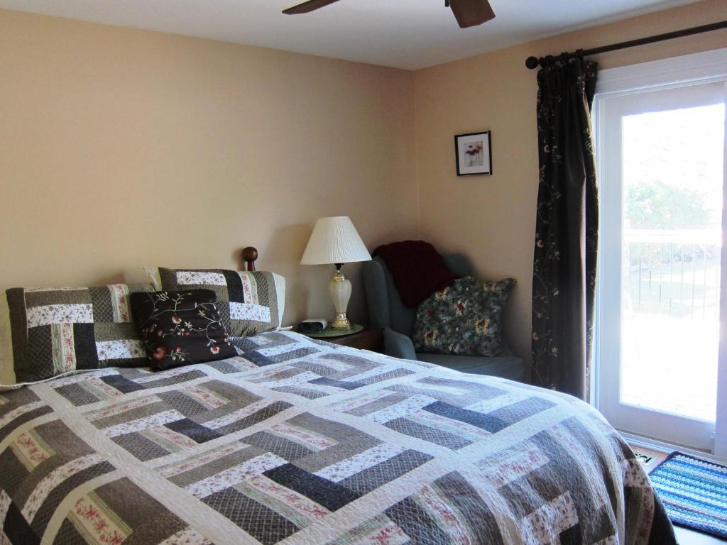 Twin Pines Bed And Breakfast Peterborough Extérieur photo