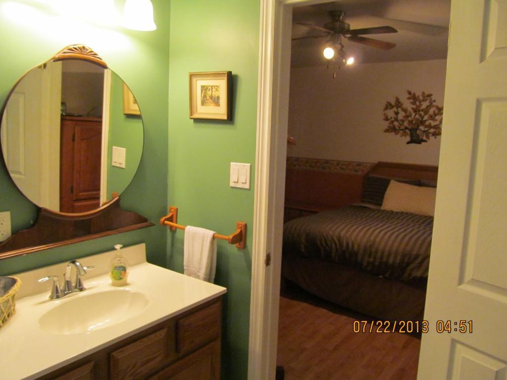Twin Pines Bed And Breakfast Peterborough Chambre photo