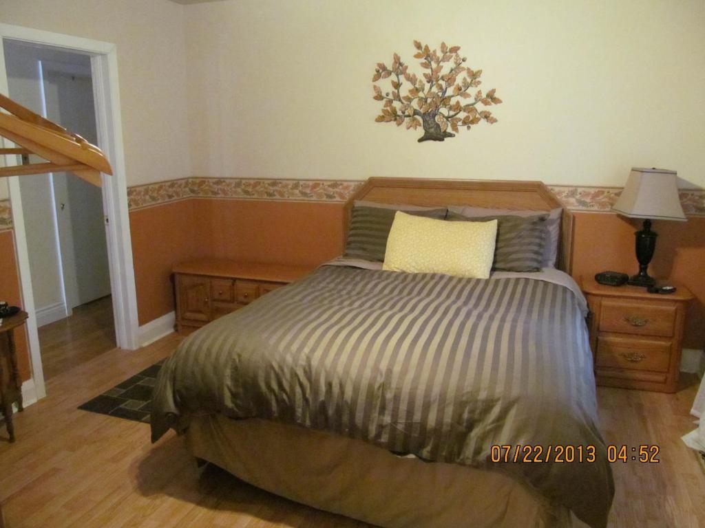 Twin Pines Bed And Breakfast Peterborough Chambre photo