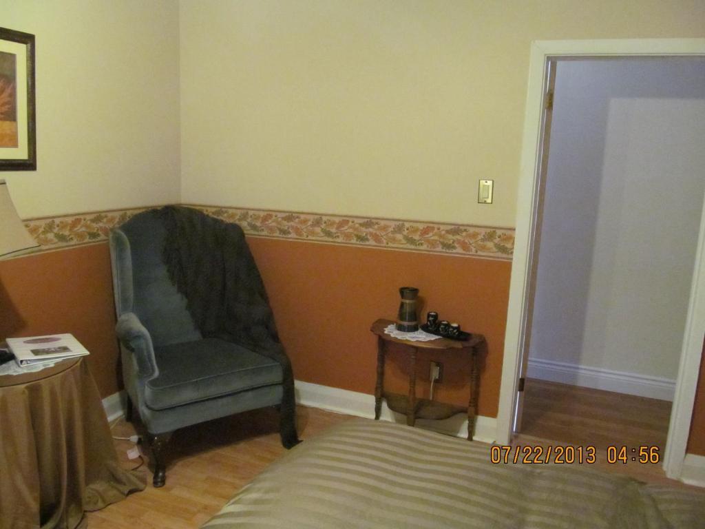 Twin Pines Bed And Breakfast Peterborough Chambre photo