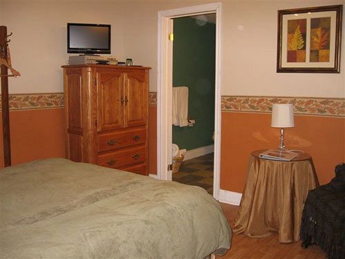 Twin Pines Bed And Breakfast Peterborough Extérieur photo